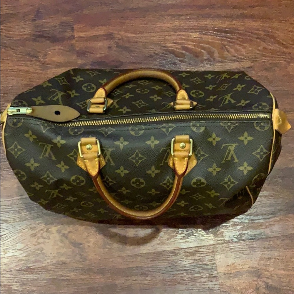 Louis Vuitton Speedy 35